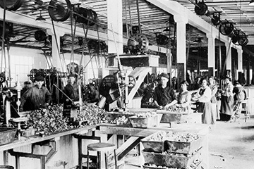 Hamilton Caster 1920 Factory Photo